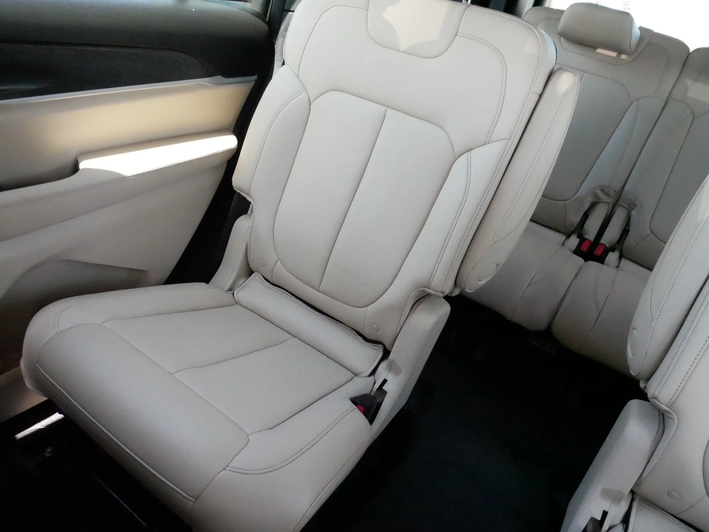 Used 2025 Bright White Clearcoat Jeep Limited image 12