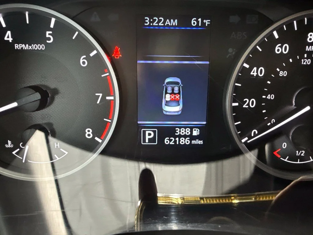 Used 2025 White Nissan S image 31