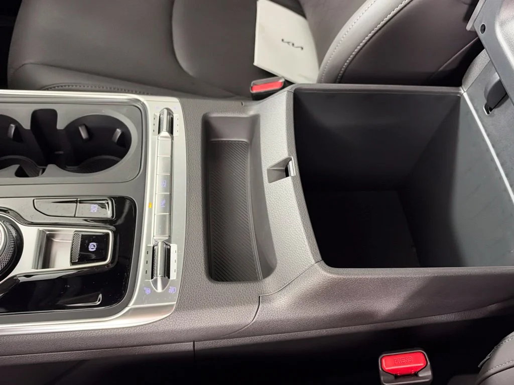 New 2027 Ceramic Silver Kia SX image 42
