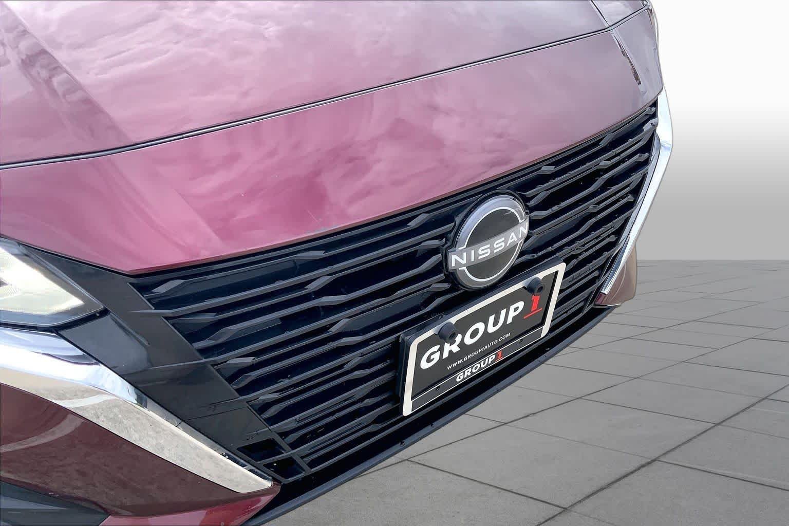 Used 2025 Garnet Pearl Metallic Nissan SV image 29