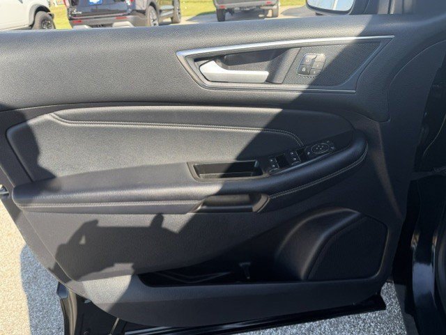 Used 2018 Shadow Black Ford Titanium image 9