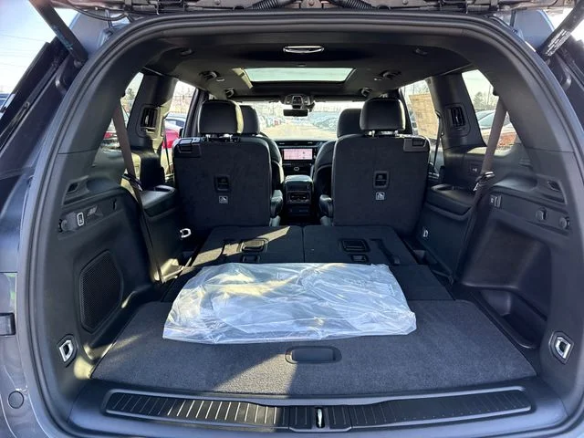 New 2026 Baltic Gray Metallic Clear-Coat Exterior Paint Jeep Limited Reserve image 31