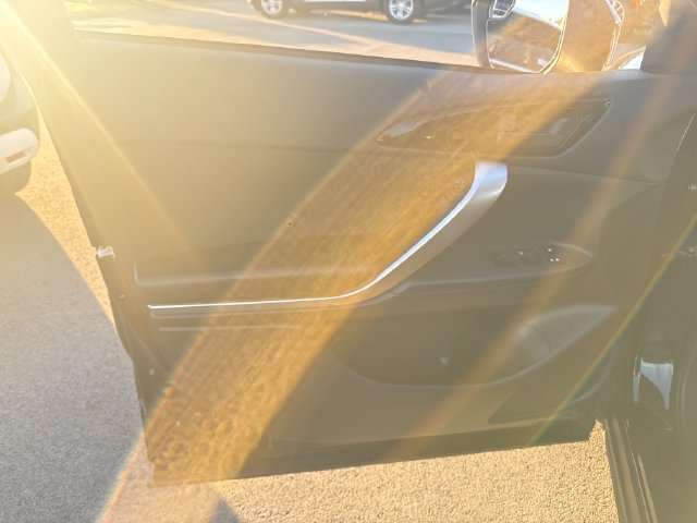 Used 2018 Black Mitsubishi LE image 12
