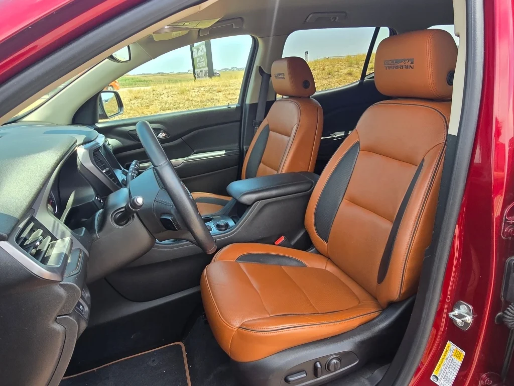 Used 2017 Crimson Red Tintcoat GMC SLT image 12