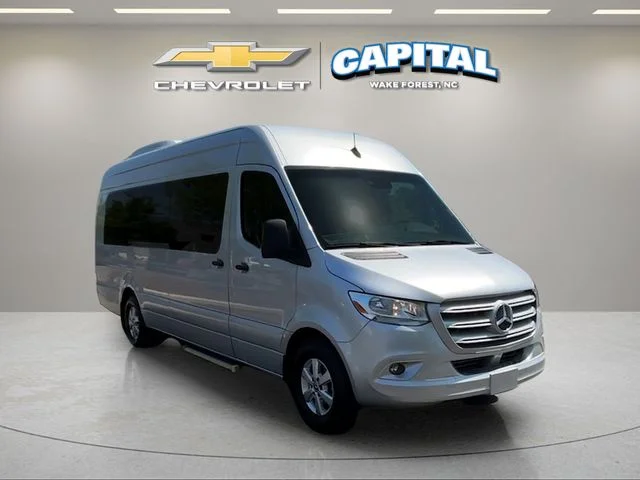 Used 2021  Mercedes-Benz Cargo 170 WB image 8