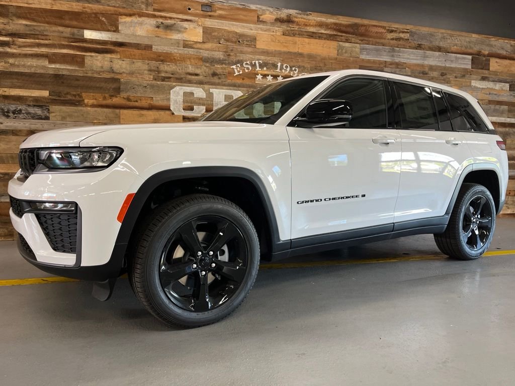 New 2026 Bright White Clear-Coat Exterior Paint Jeep Limited image 14