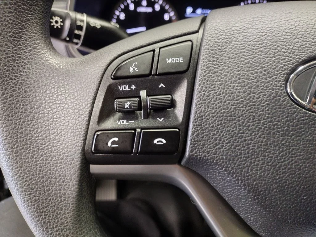 Used 2020 Black Hyundai SEL image 25