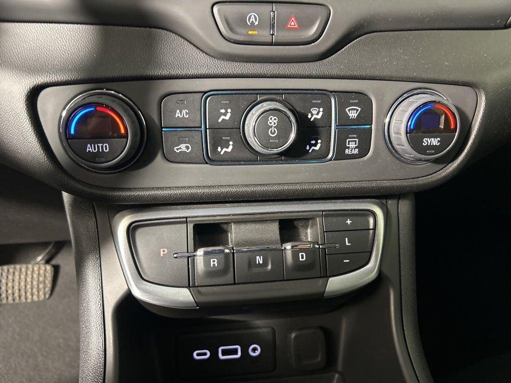 Used 2023 Summit White GMC SLE image 20