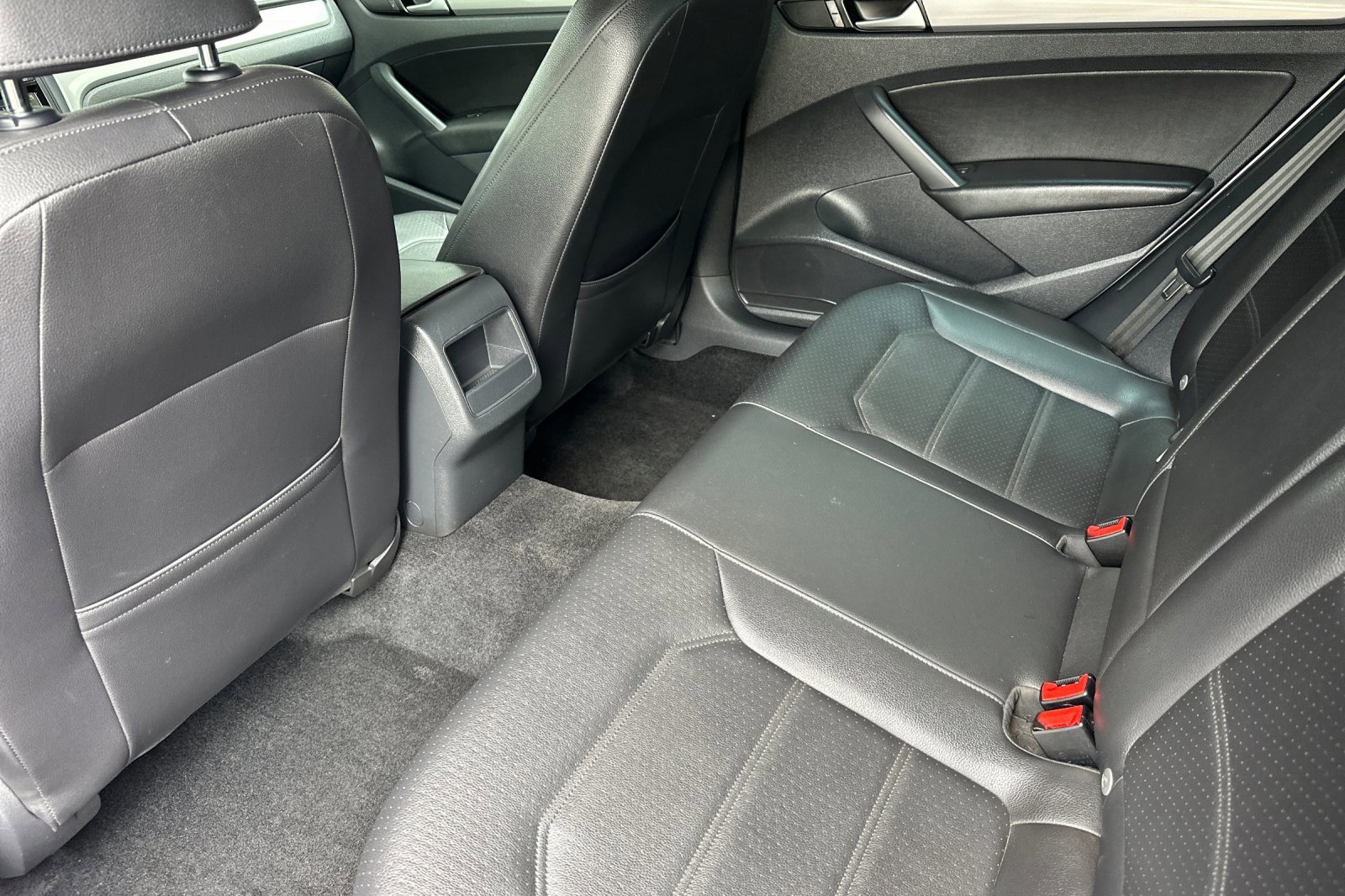 Used 2015 Silver Volkswagen  image 12