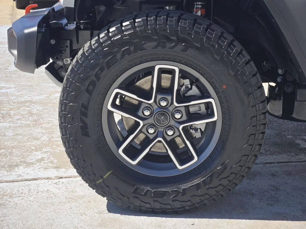 New 2026 Bright White Clearcoat Jeep Mojave image 10