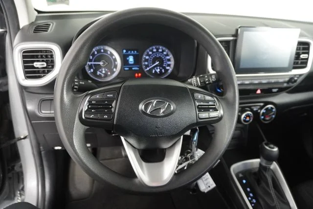 Used 2022 Gray Hyundai SE image 23