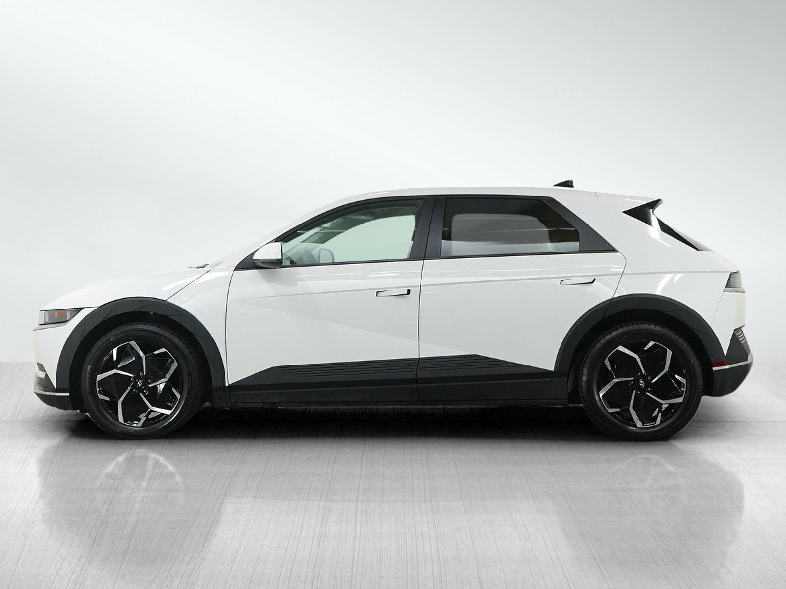 Certified 2023 Hyundai IONIQ 5 SEL with VIN KM8KNDAF4PU199315 for sale in Minneapolis, Minnesota