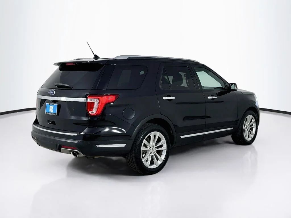 Used 2019 Black Metallic Ford Limited image 8