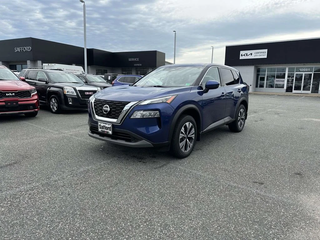 Used 2021 Blue Nissan SV image 9