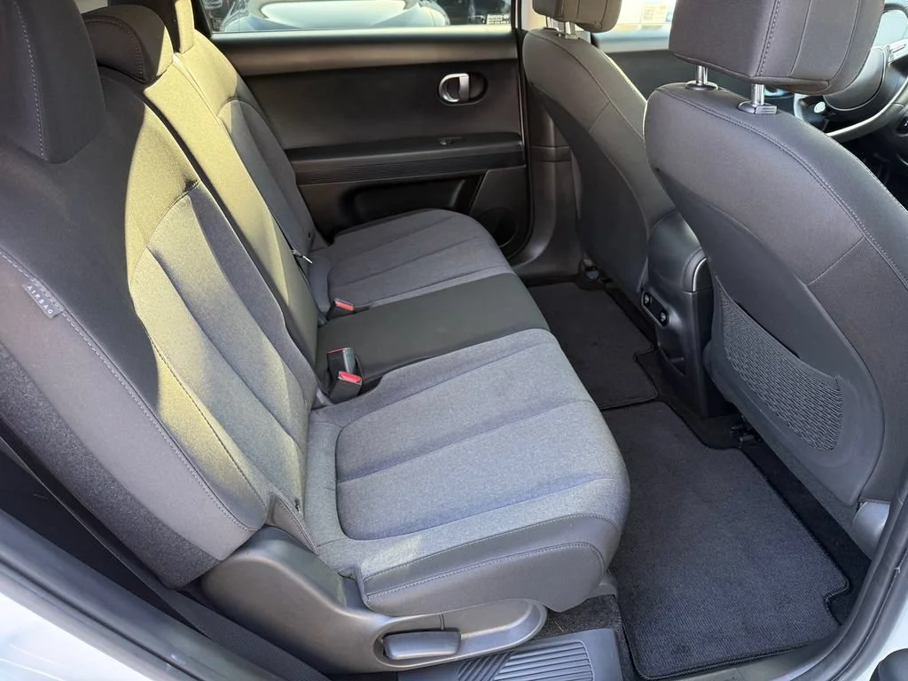 Used 2024 White Hyundai SEL image 16