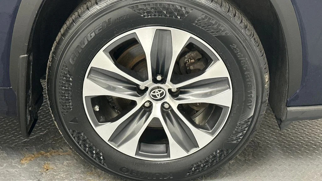 Used 2024 Blue Toyota XLE image 21
