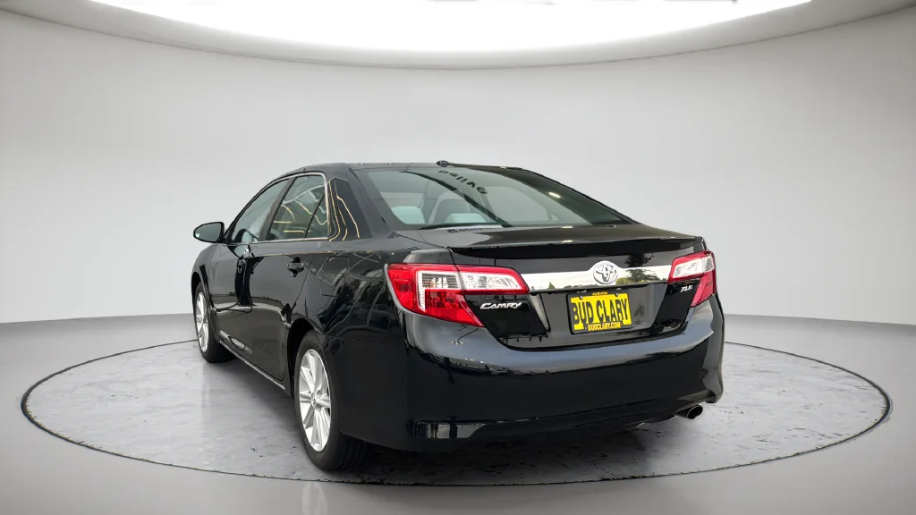Used 2014 Black Toyota XLE image 8