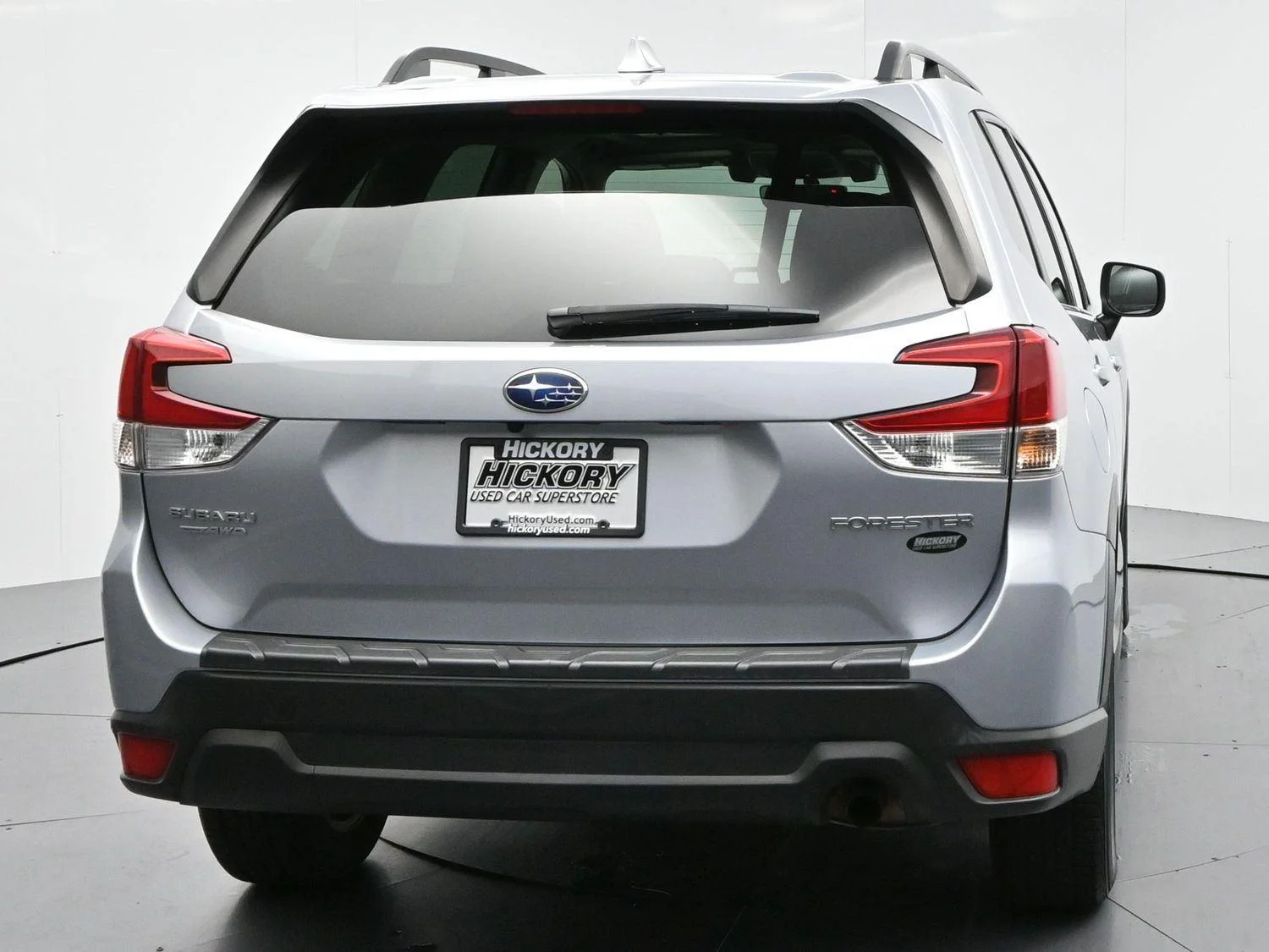 Used 2020 Ice Silver Metallic Subaru Premium image 6