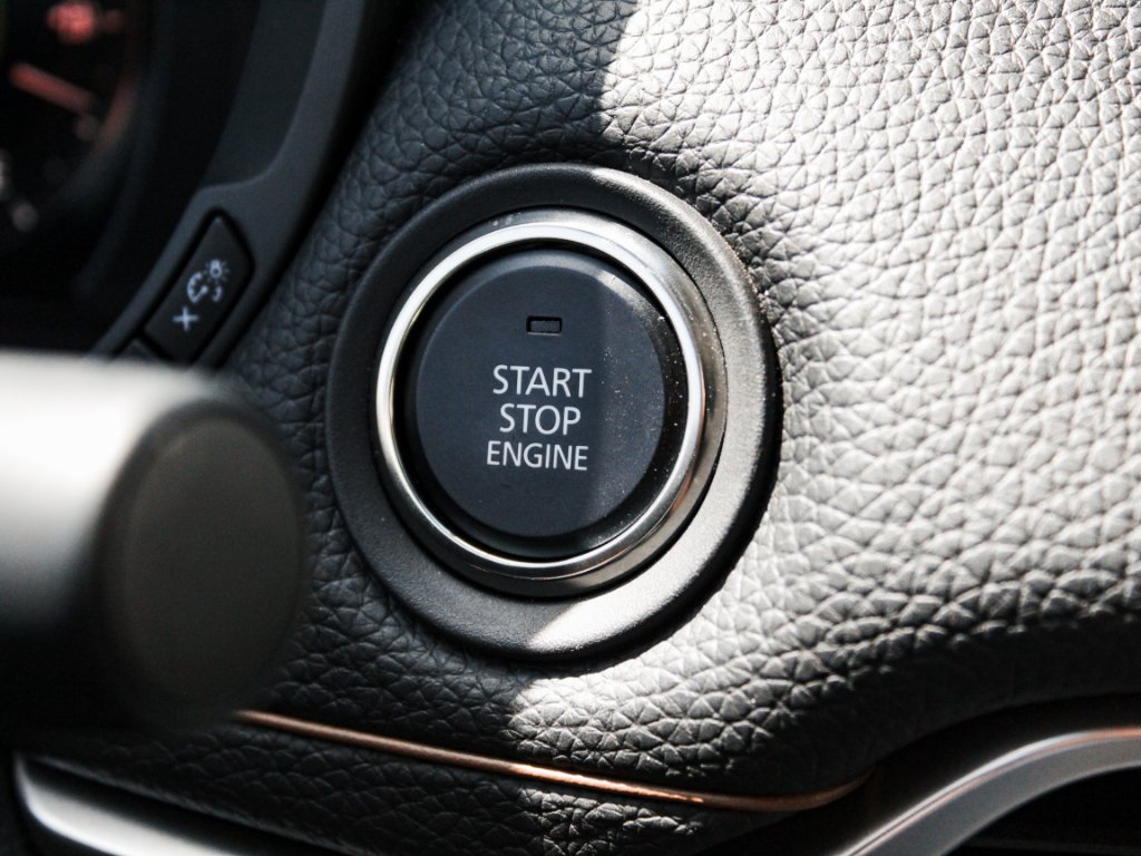 Used 2025 Silver Mazda Premium Sport image 19