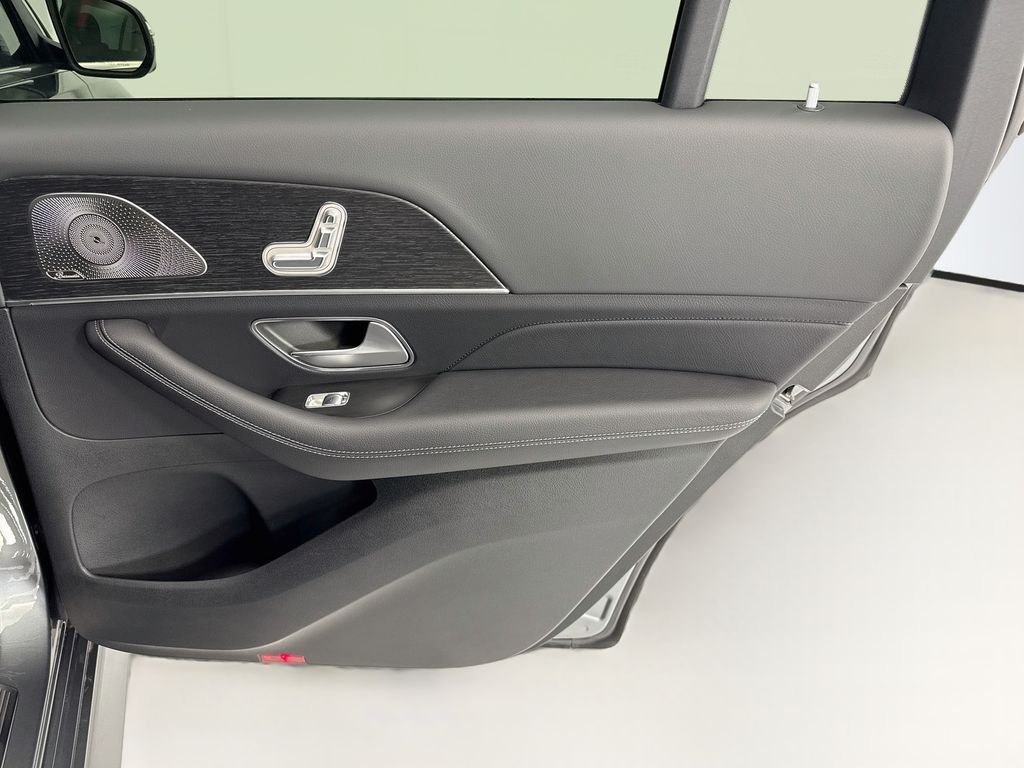 New 2026 Selenite Grey Metallic Mercedes-Benz GLS 450 image 26