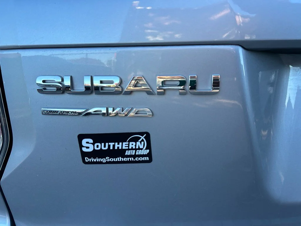Used 2018 Silver Subaru 2.5i Premium image 5