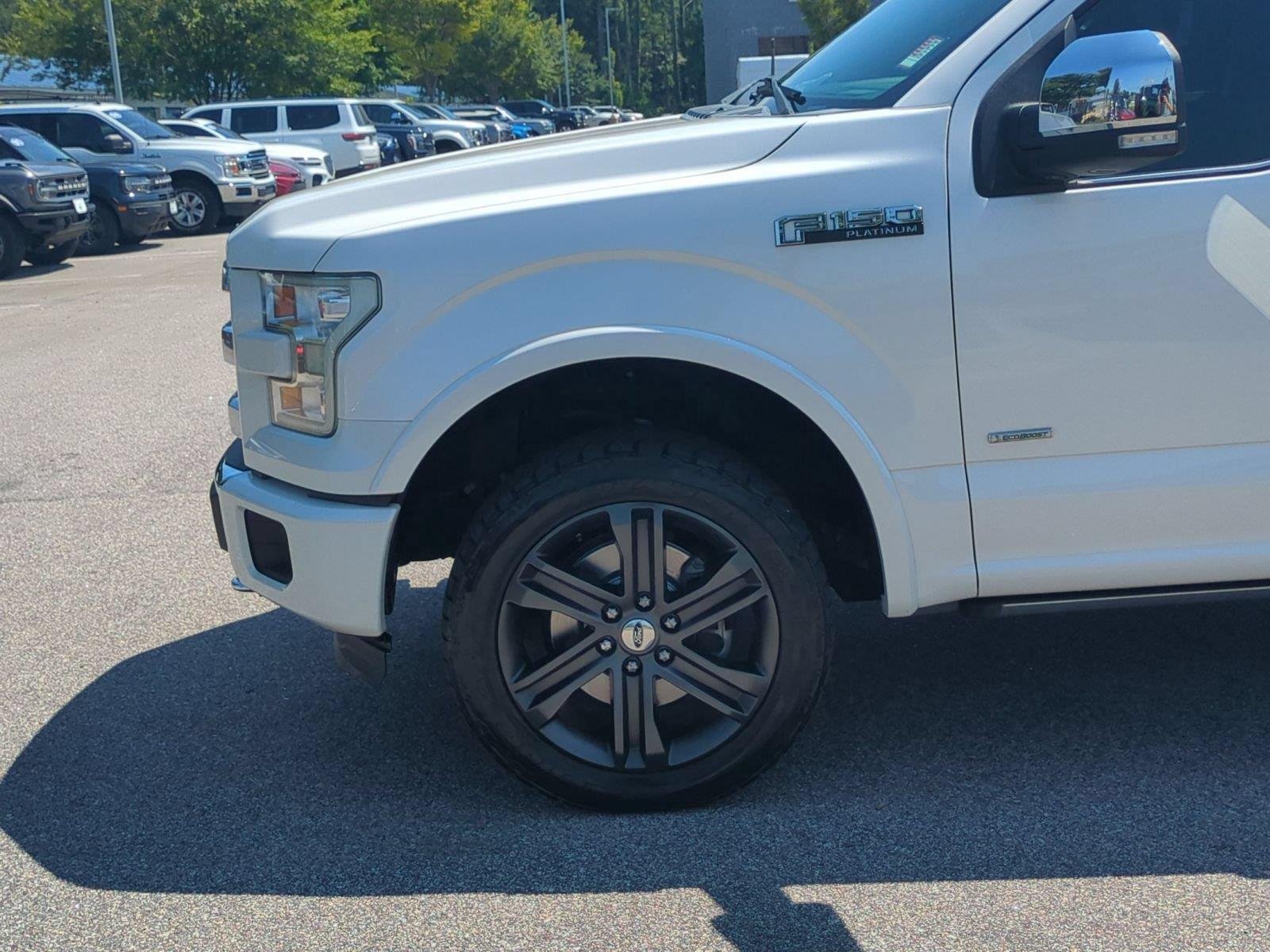 Used 2016 White Platinum Metallic Tri-Coat Ford Platinum image 10