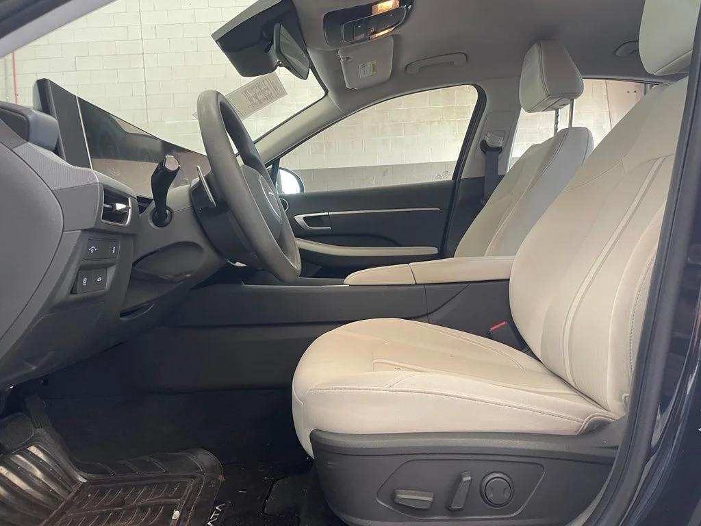 Used 2024 Blue Hyundai SEL image 10
