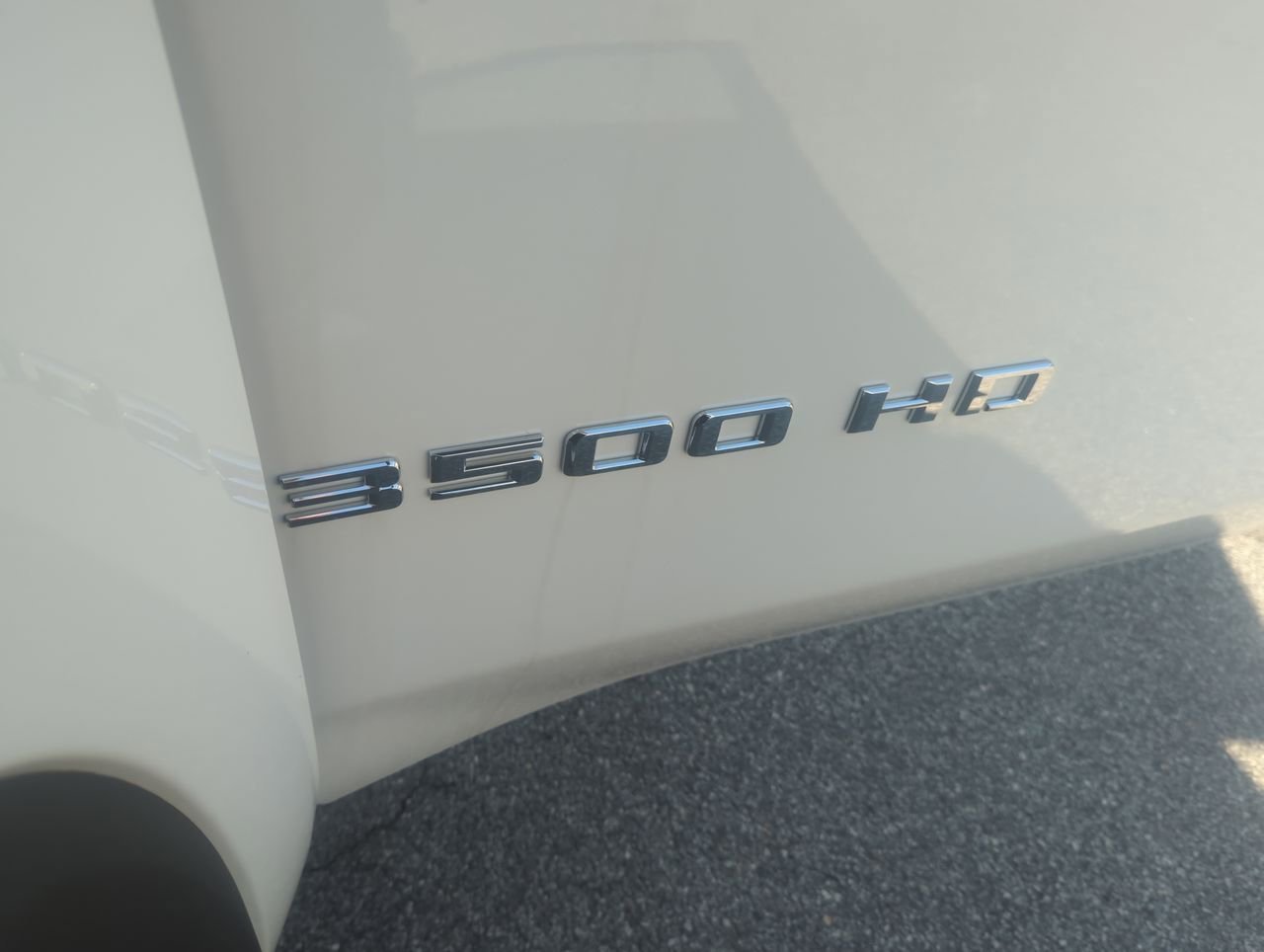 New 2025 Summit White Chevrolet Work Truck image 30