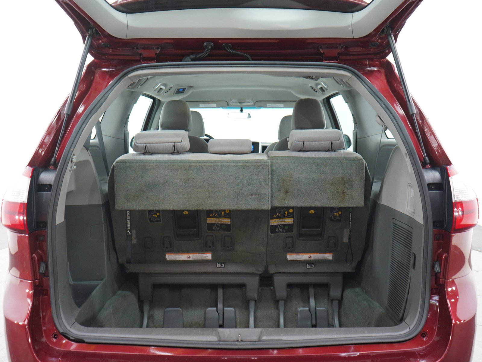 Used 2016 Salsa Red Pearl Toyota L image 18