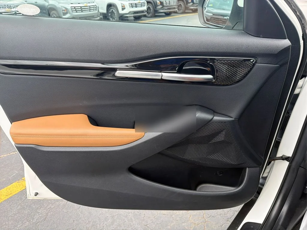 Used 2024 Snow White Pearl Kia EX image 17