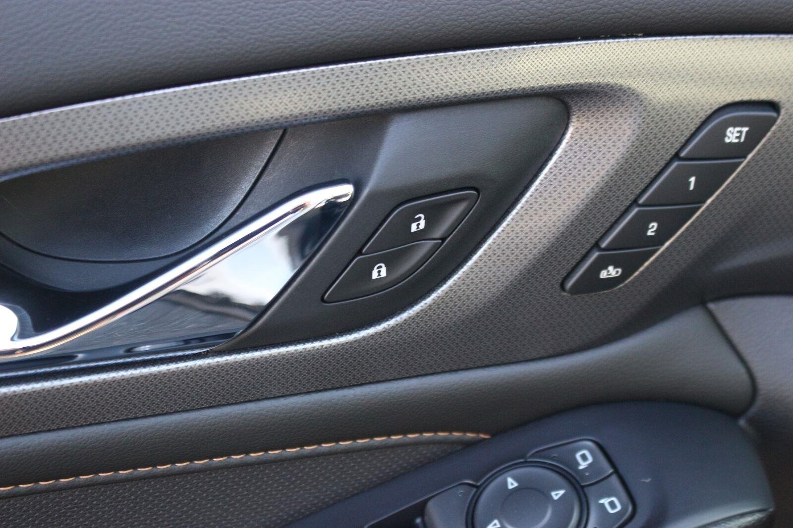 Used 2021 SUMMIT WHITE Chevrolet Premier image 13