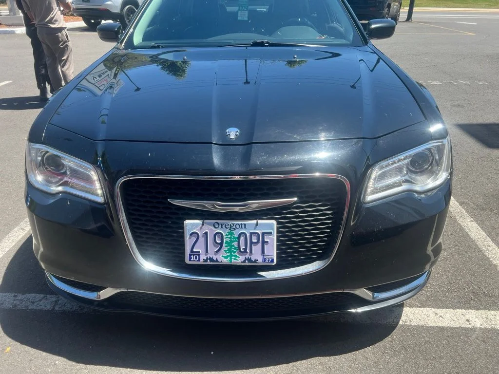 Used 2018 Black Chrysler Touring image 3