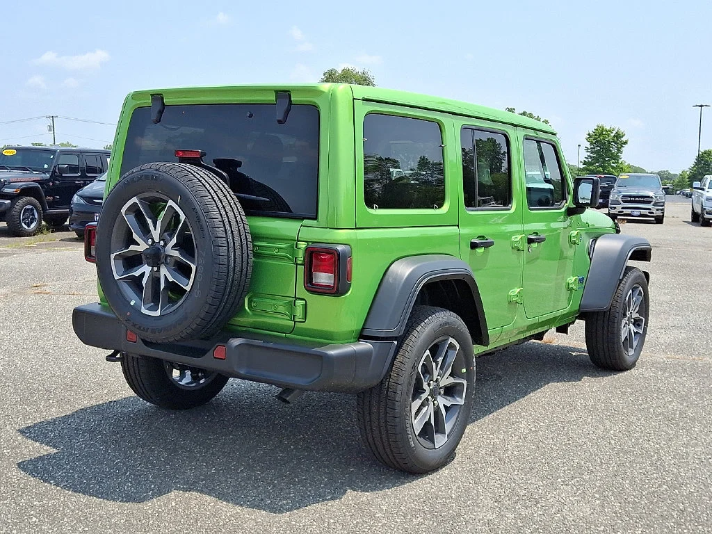 New 2025 Mojito Clear-Coat Exterior Paint Jeep Sport S image 8