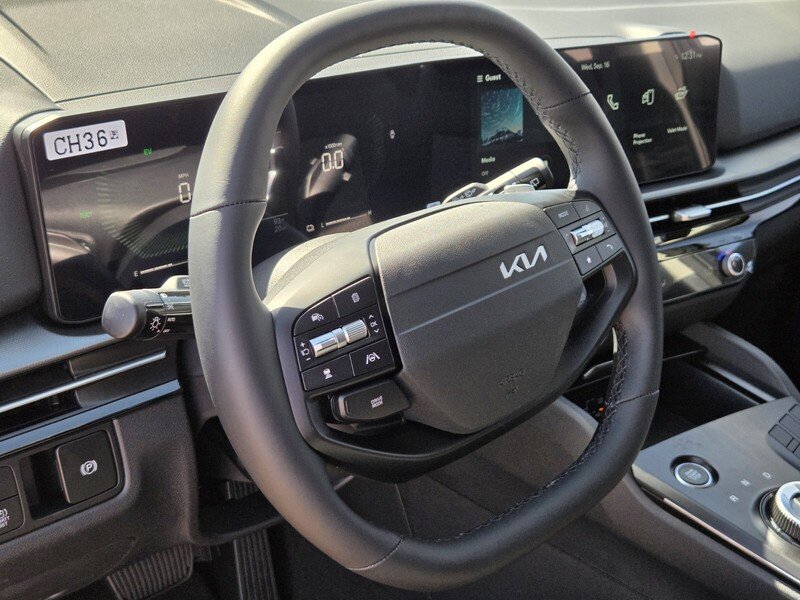 New 2027 Fusion Black Kia LX image 10