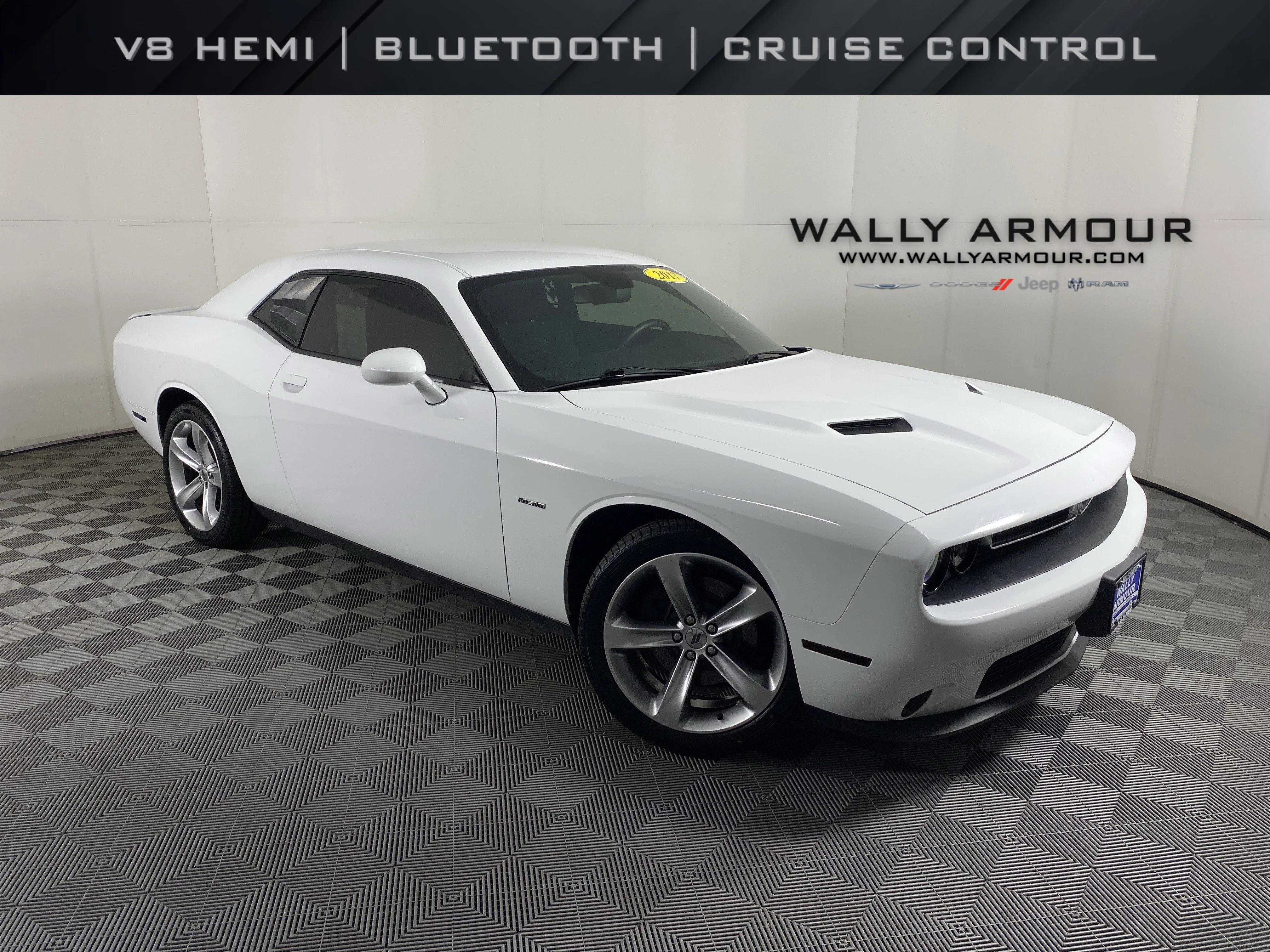 2017 Dodge Challenger R/T's photo