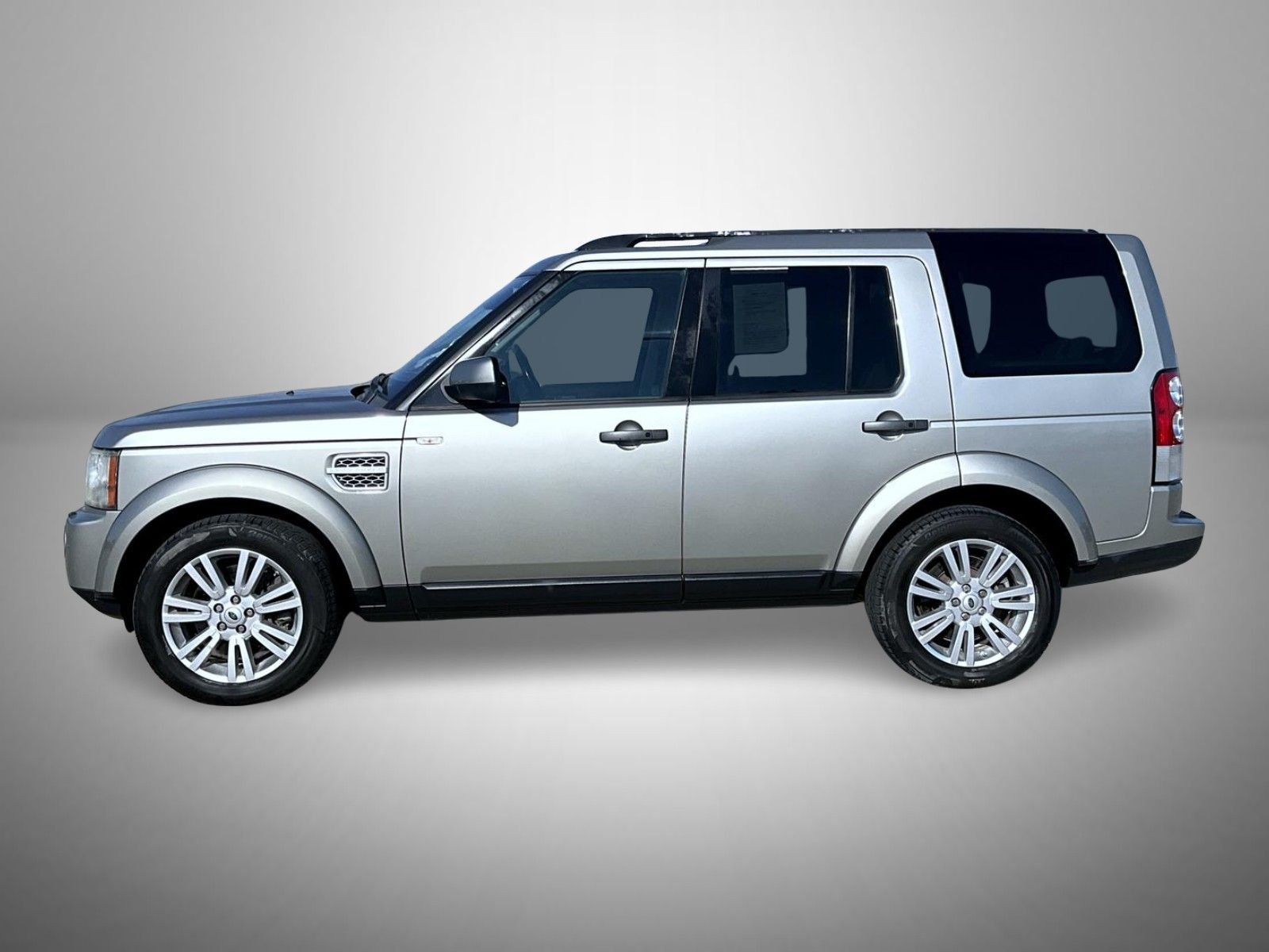 Used 2011 Beige Land Rover V8 image 8