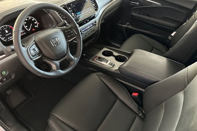New 2026 Sonic Gray Pearl Honda RTL image 8