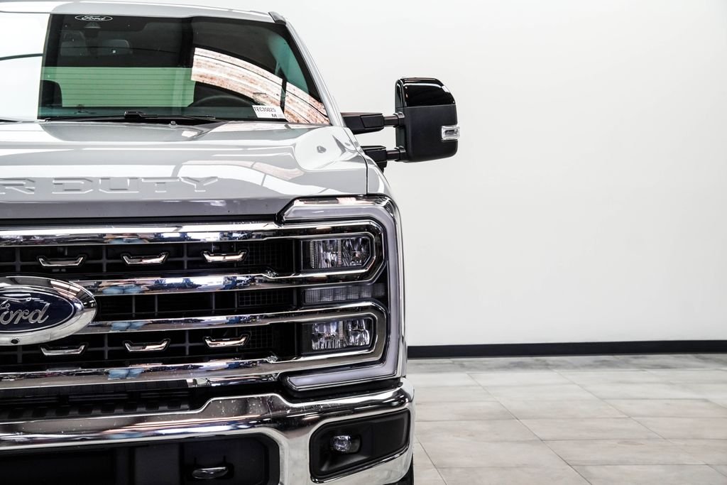 Used 2026 White Ford Lariat image 4