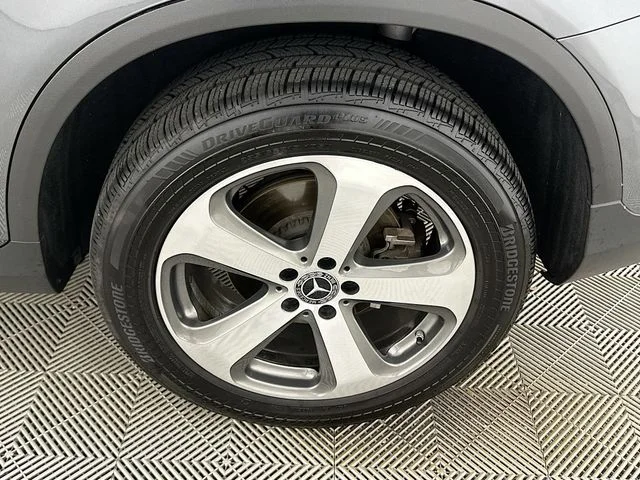 Pre-Owned 2017 Mercedes-Benz GLC 300