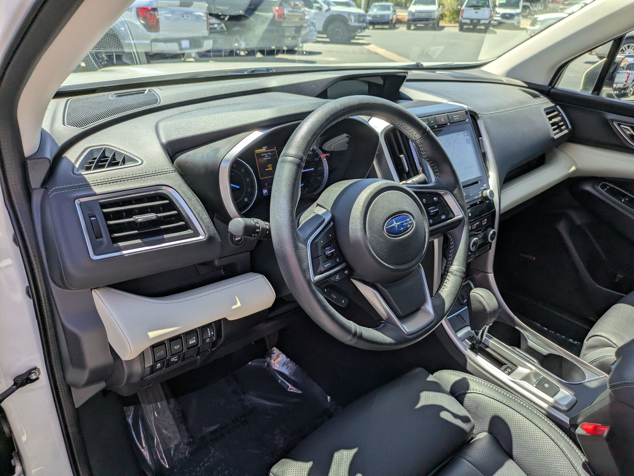 Used 2022 Crystal White Pearl Subaru Limited image 14