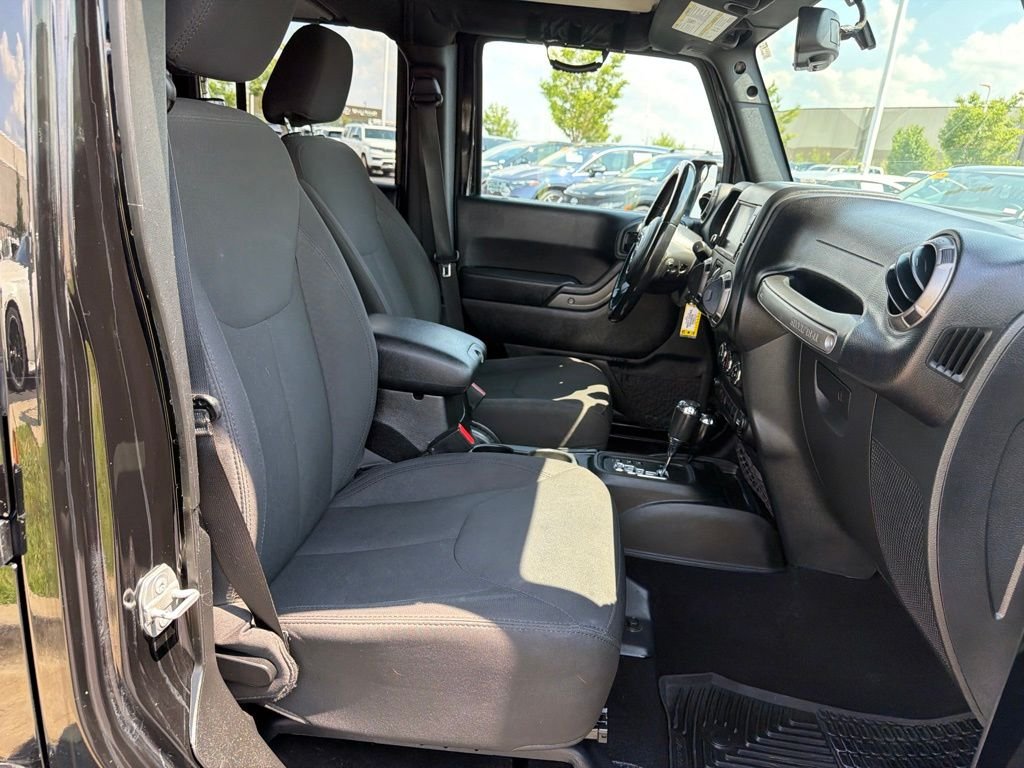 Used 2018 Black Jeep Unlimited Sport image 17