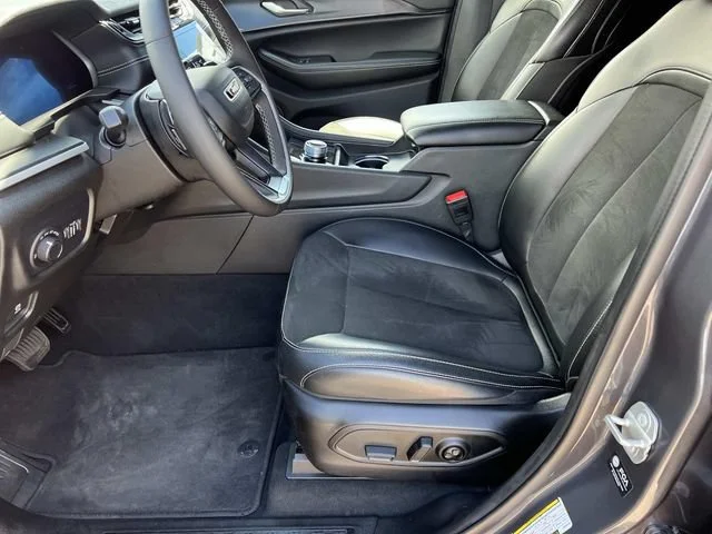 Used 2024 Gray Jeep Altitude image 15