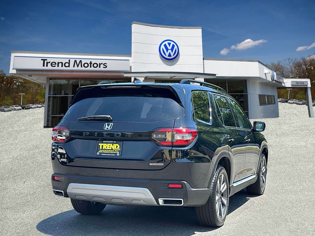 Used 2024 Black Honda Touring image 6