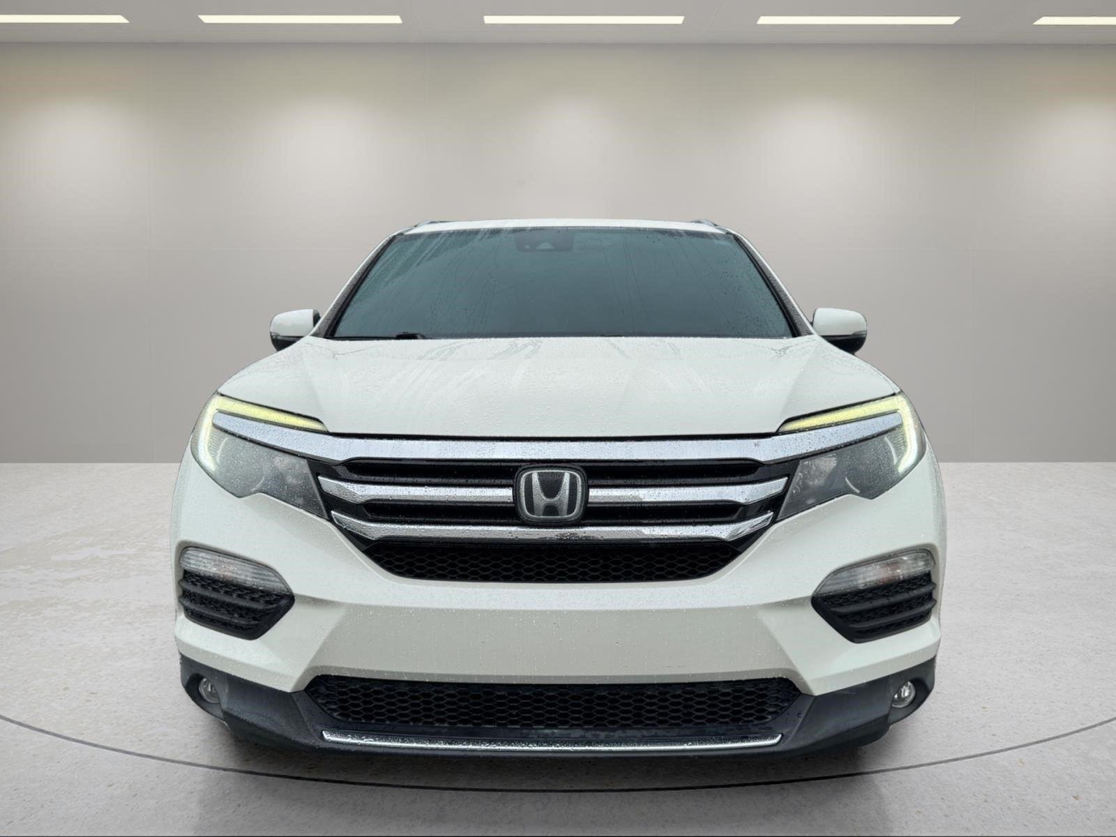 2017 Honda Pilot Elite - Photo 2