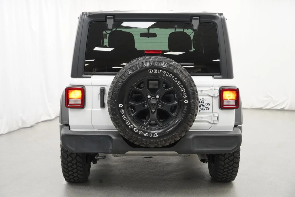 Used 2022 White Jeep Willys image 11