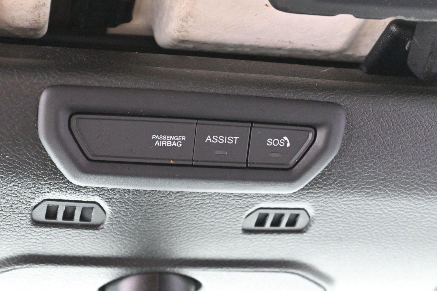 Used 2019 Bright White Clearcoat Jeep Sahara image 25
