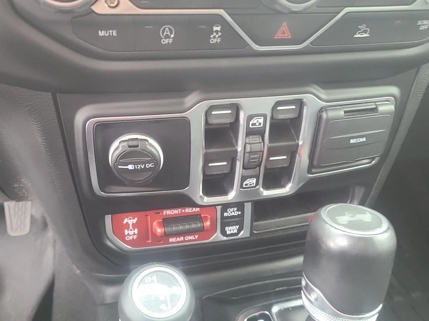 Used 2021 Snazzberry Pearlcoat Jeep Unlimited Rubicon image 15