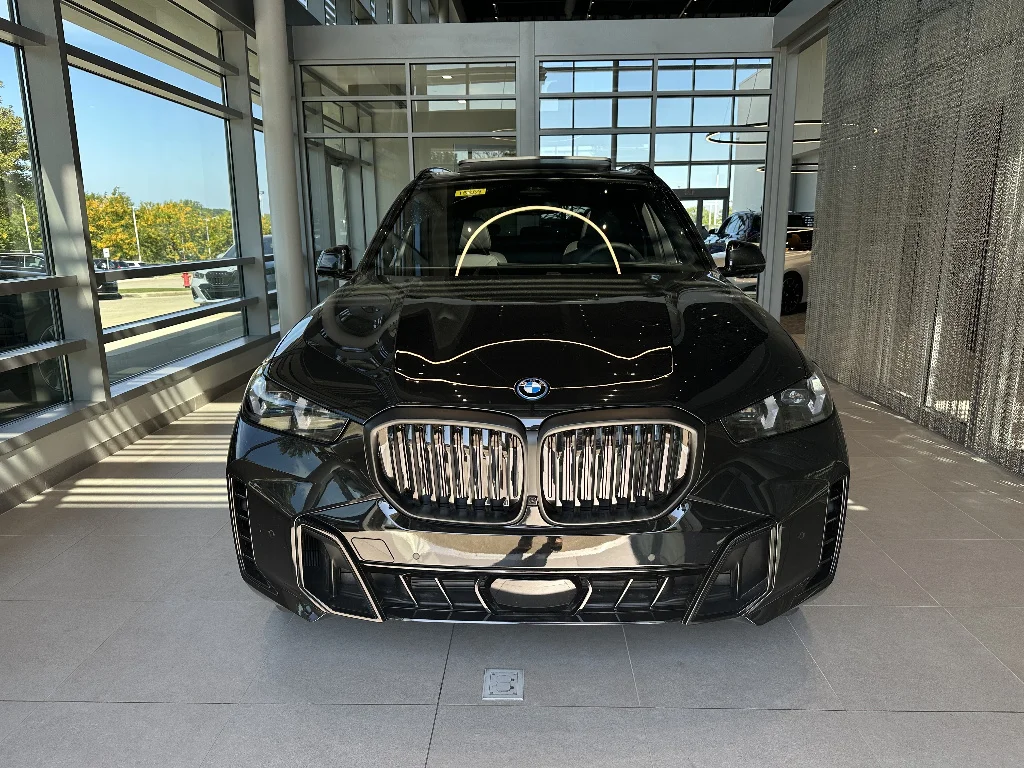 New 2026 Black Sapphire Metallic BMW xDrive50e image 2
