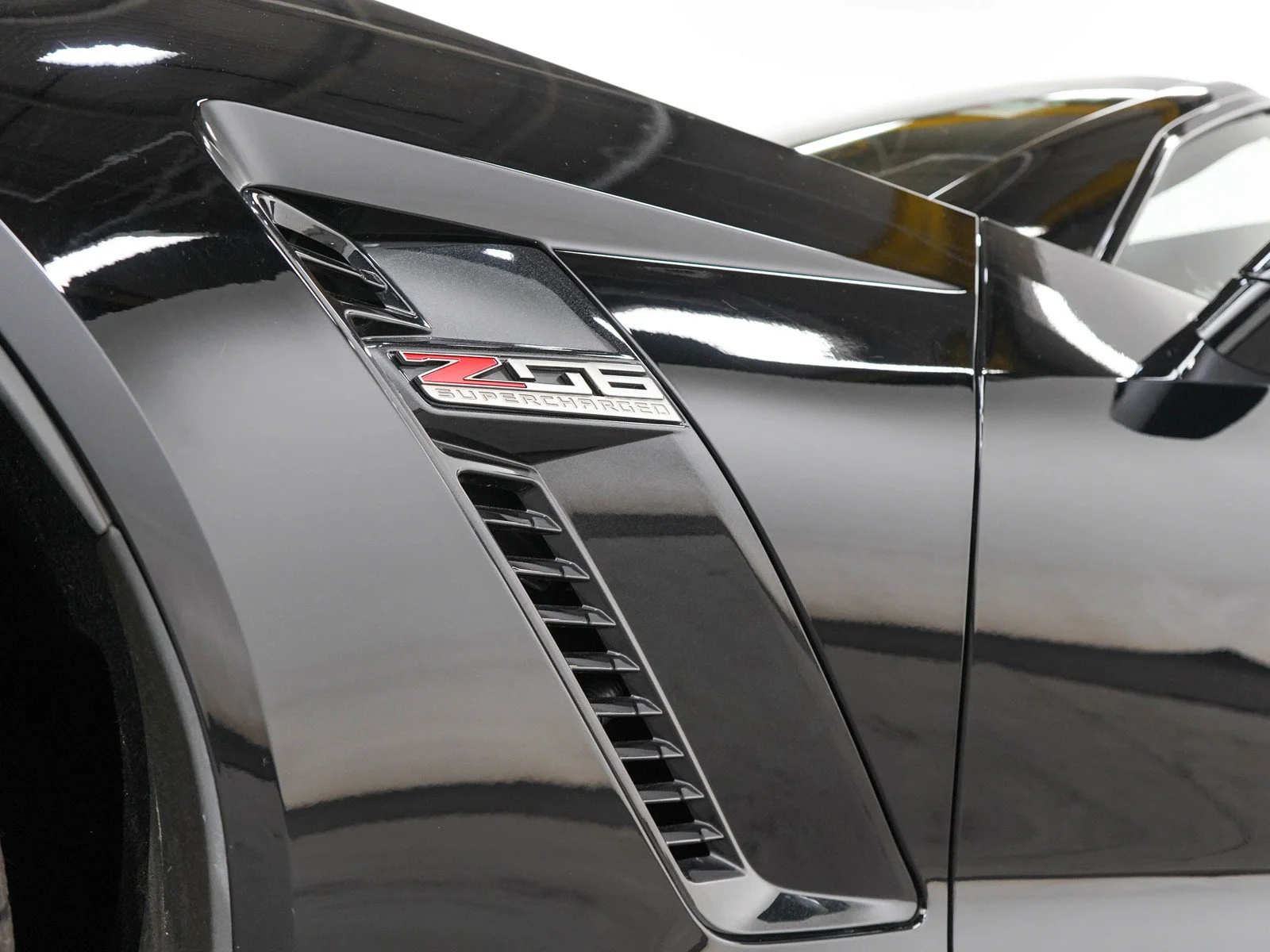 Used 2019 Black Chevrolet Z06 1LZ image 25