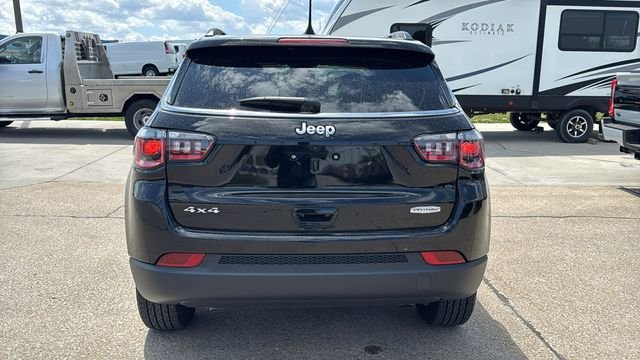 Used 2025 Diamond Black Jeep Latitude image 12